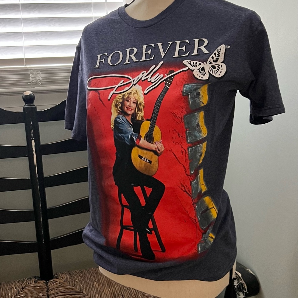 Dolly Parton soft tee size large - Picture 3 of 5